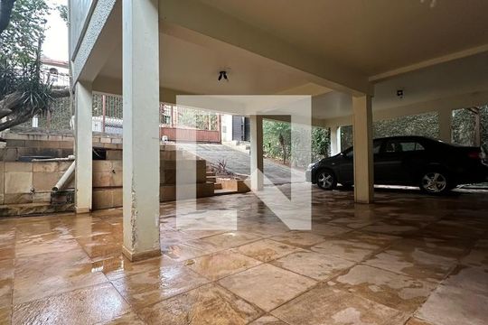 Garagem de casa à venda com 8 quartos, 450m² em Rolinópolis, São Paulo