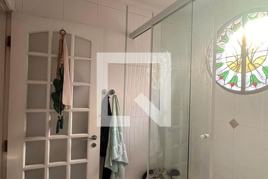 Banheiro de casa à venda com 8 quartos, 450m² em Rolinópolis, São Paulo