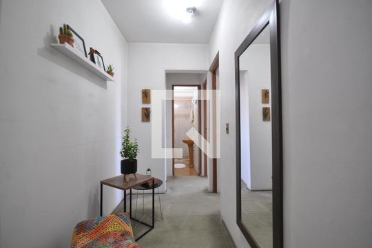 Corredor de apartamento à venda com 2 quartos, 60m² em Vila Constança, São Paulo