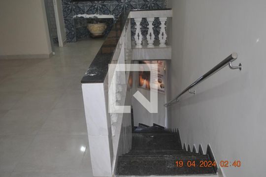 Escada  de apartamento para alugar com 7 quartos, 176m² em Itapuã, Salvador