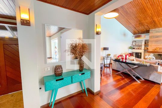 Entrada de casa à venda com 4 quartos, 620m² em BOACAVA, São Paulo