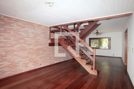 Sala 1 de casa para alugar com 3 quartos, 224m² em Santana, Porto Alegre