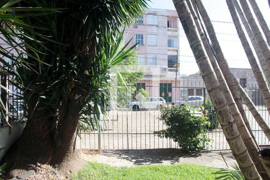 Sala 1 Vista de casa para alugar com 3 quartos, 224m² em Santana, Porto Alegre