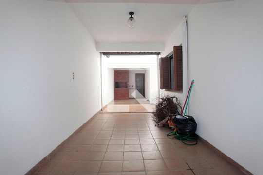 Garagem de casa para alugar com 3 quartos, 224m² em Santana, Porto Alegre