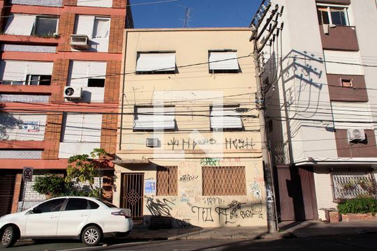 Fachada de apartamento para alugar com 1 quarto, 30m² em Cidade Baixa, Porto Alegre