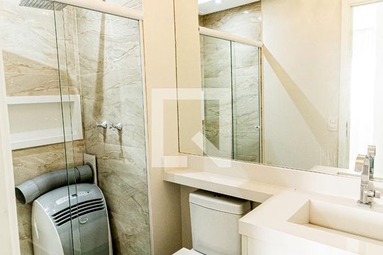 Banheiro 1 de apartamento para alugar com 1 quarto, 64m² em Jardim, Santo André