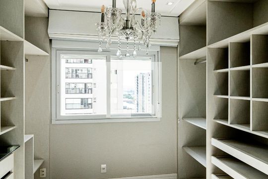Closet de apartamento para alugar com 1 quarto, 64m² em Jardim, Santo André