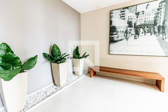 Hall de entrada de apartamento para alugar com 1 quarto, 64m² em Jardim, Santo André
