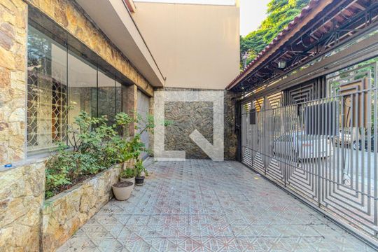 Quintal de casa à venda com 4 quartos, 533m² em Campos Elíseos, São Paulo