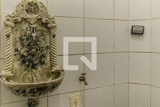 Lavabo 1 de casa à venda com 4 quartos, 533m² em Campos Elíseos, São Paulo