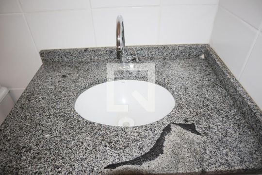 Banheiro 2 de apartamento para alugar com 2 quartos, 54m² em Jardim Modelo, São Paulo