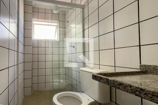 Banheiro de kitnet/studio para alugar com 1 quarto, 30m² em Centro, Vinhedo