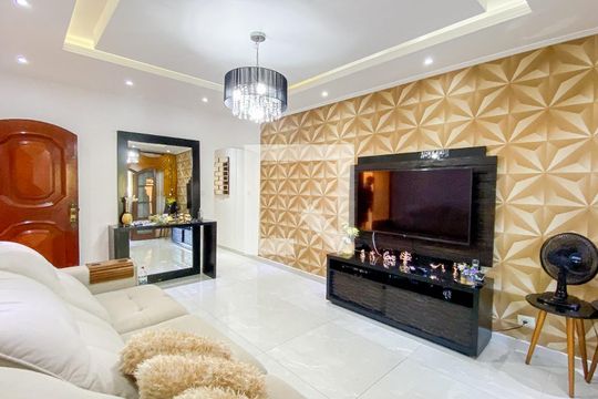 Casa à venda com 3 quartos, 125m² em Jardim Las Vegas, Santo André