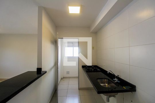 Cozinha de apartamento para alugar com 1 quarto, 47m² em Jardim Nove de Julho, São Paulo