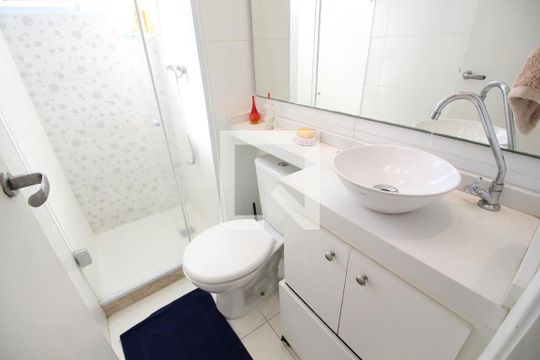 Banheiro Social de apartamento à venda com 2 quartos, 40m² em Gardênia Azul, Rio de Janeiro