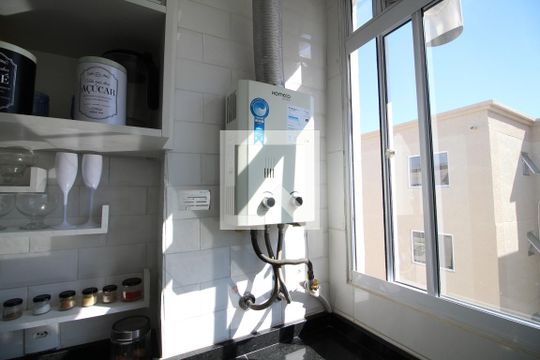 Cozinha de apartamento à venda com 2 quartos, 40m² em Gardênia Azul, Rio de Janeiro