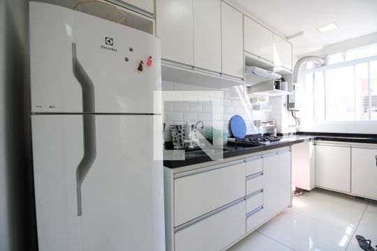 Cozinha de apartamento à venda com 2 quartos, 40m² em Gardênia Azul, Rio de Janeiro