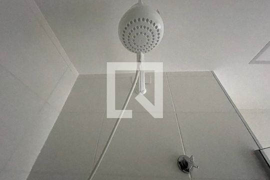 Banheiro Social de apartamento para alugar com 2 quartos, 33m² em Butantã, São Paulo