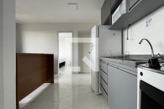 Cozinha de apartamento para alugar com 2 quartos, 33m² em Butantã, São Paulo