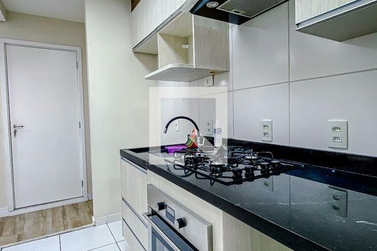 Cozinha de apartamento para alugar com 3 quartos, 66m² em Vila Independência, São Paulo