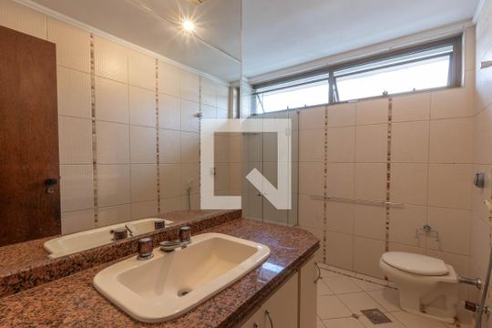 Banheiro de apartamento para alugar com 4 quartos, 232m² em Lourdes, Belo Horizonte