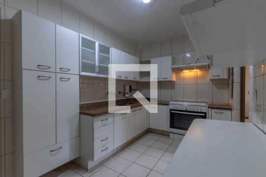 Cozinha de apartamento para alugar com 4 quartos, 232m² em Lourdes, Belo Horizonte