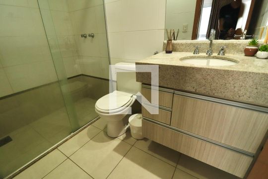 Banheiro de kitnet/studio à venda com 1 quarto, 38m² em Jardim Goiás, Goiânia