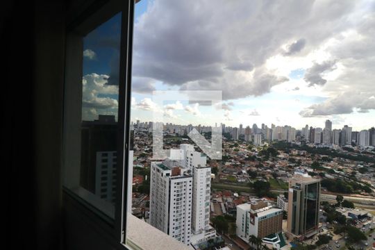 Vista quarto de kitnet/studio à venda com 1 quarto, 38m² em Jardim Goiás, Goiânia