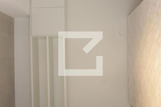 Quarto de kitnet/studio à venda com 1 quarto, 28m² em Jardim das Bandeiras, São Paulo
