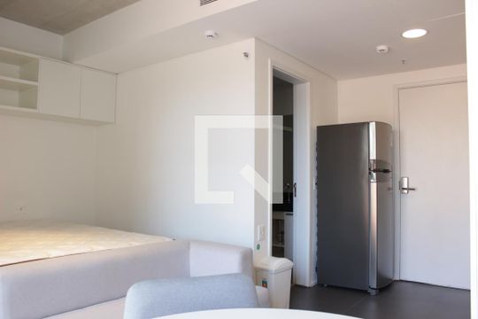 Quarto de kitnet/studio à venda com 1 quarto, 28m² em Jardim das Bandeiras, São Paulo