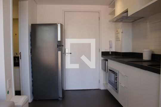Cozinha de kitnet/studio à venda com 1 quarto, 28m² em Jardim das Bandeiras, São Paulo