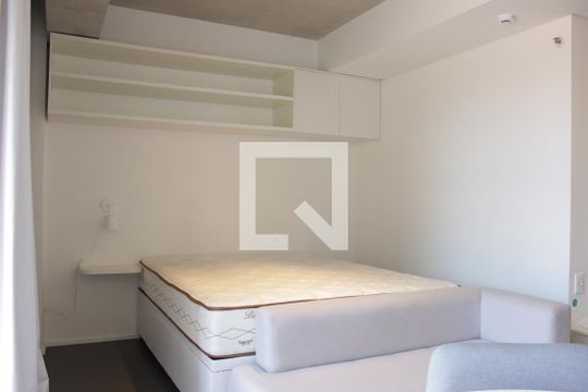 Quarto de kitnet/studio à venda com 1 quarto, 28m² em Jardim das Bandeiras, São Paulo