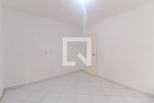 Quarto de casa para alugar com 1 quarto, 70m² em Vila Carmosina, São Paulo