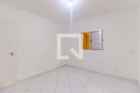 Quarto de casa para alugar com 1 quarto, 70m² em Vila Carmosina, São Paulo