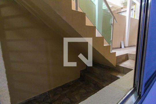 Vista do Quarto de casa para alugar com 1 quarto, 70m² em Vila Carmosina, São Paulo
