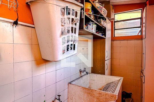 Área de Serviço de casa para alugar com 2 quartos, 80m² em Jardim da Gloria, São Paulo