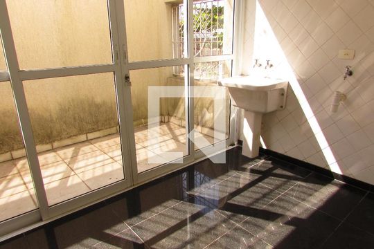 Área de Serviço de casa à venda com 4 quartos, 350m² em Jardim Leonor, São Paulo