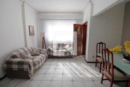 Sala de casa para alugar com 3 quartos, 112m² em Vista Alegre, Rio de Janeiro