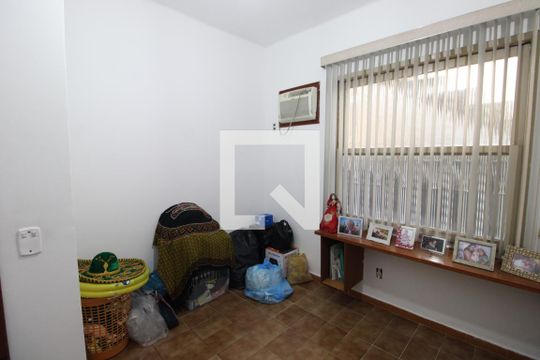 Quarto 2 de casa para alugar com 3 quartos, 112m² em Vista Alegre, Rio de Janeiro