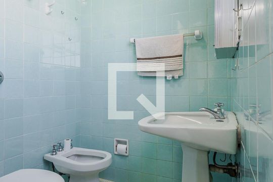 Banheiro de apartamento à venda com 2 quartos, 74m² em Jardim Paulista, São Paulo