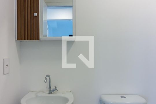 Banheiro de apartamento à venda com 2 quartos, 47m² em Ayrosa, Osasco