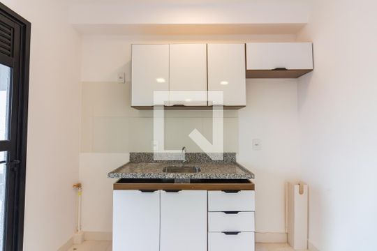 Cozinha  de apartamento à venda com 2 quartos, 47m² em Ayrosa, Osasco