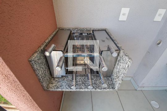 Varanda da sala de apartamento para alugar com 2 quartos, 47m² em Ayrosa, Osasco