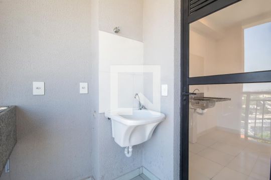 Área de serviço de apartamento à venda com 2 quartos, 47m² em Ayrosa, Osasco