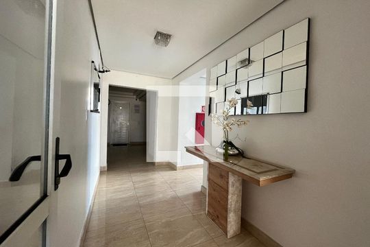 Hall de entrada de apartamento à venda com 2 quartos, 57m² em Vila Antonieta, São Paulo