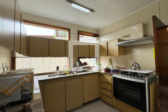 Cozinha de casa de condomínio à venda com 5 quartos, 400m² em Residencial Tres (alphaville), Santana de Parnaíba