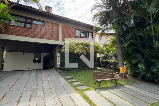 Fachada de casa de condomínio à venda com 5 quartos, 400m² em Residencial Tres (alphaville), Santana de Parnaíba