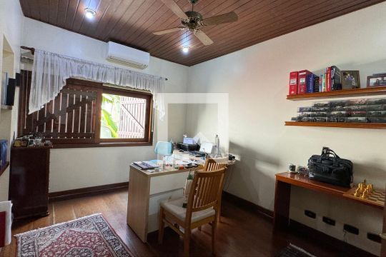 Escritório de casa de condomínio à venda com 5 quartos, 400m² em Residencial Tres (alphaville), Santana de Parnaíba