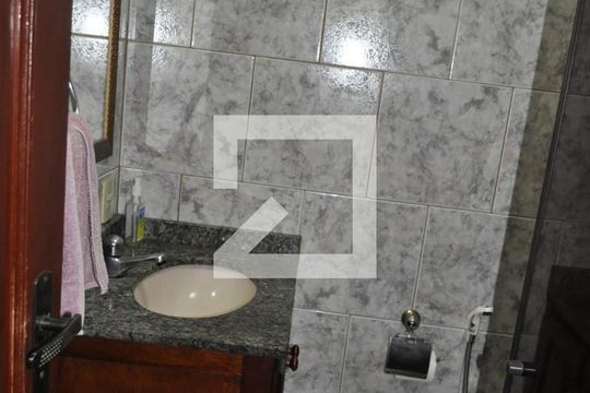 Banheiro de casa à venda com 4 quartos, 191m² em Pilares, Rio de Janeiro