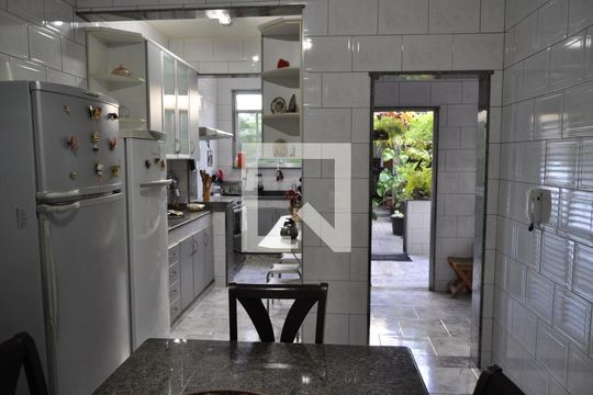 Cozinha de casa à venda com 4 quartos, 191m² em Pilares, Rio de Janeiro